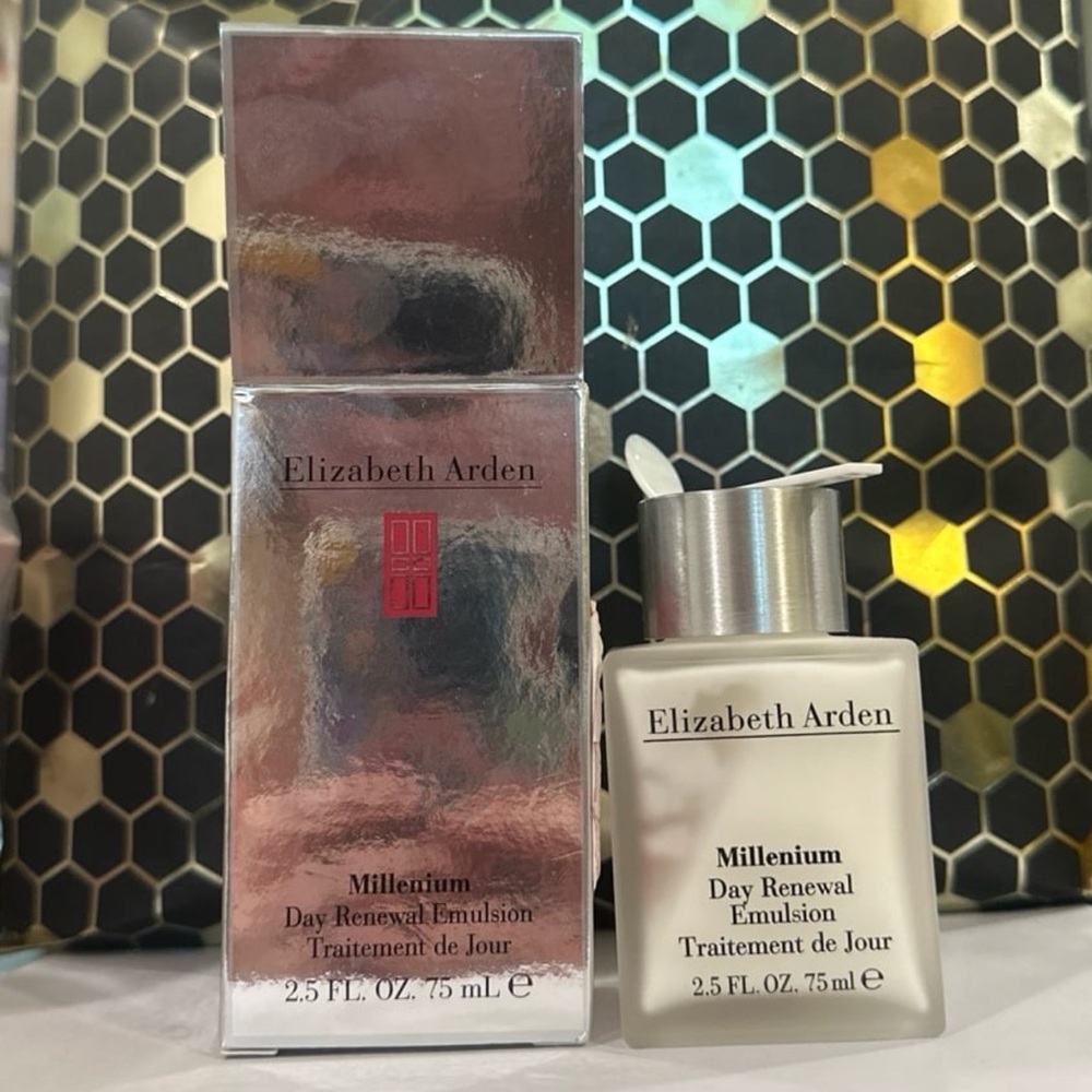 Elizabeth Arden day renewal emulsion